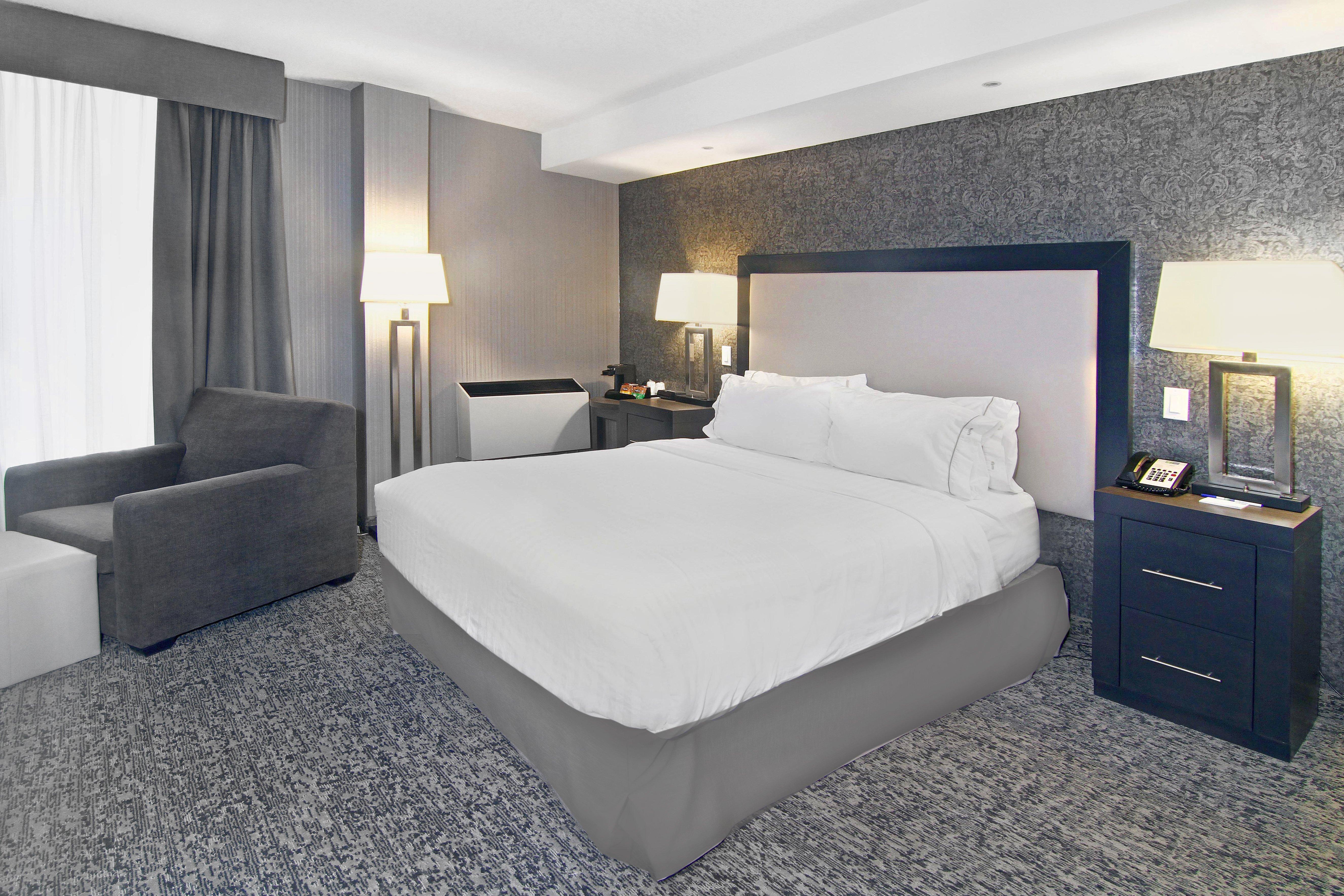 Holiday Inn Express And Suites Calgary By Ihg Екстериор снимка