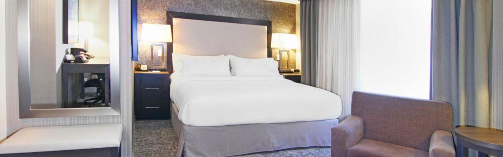Holiday Inn Express And Suites Calgary By Ihg Екстериор снимка