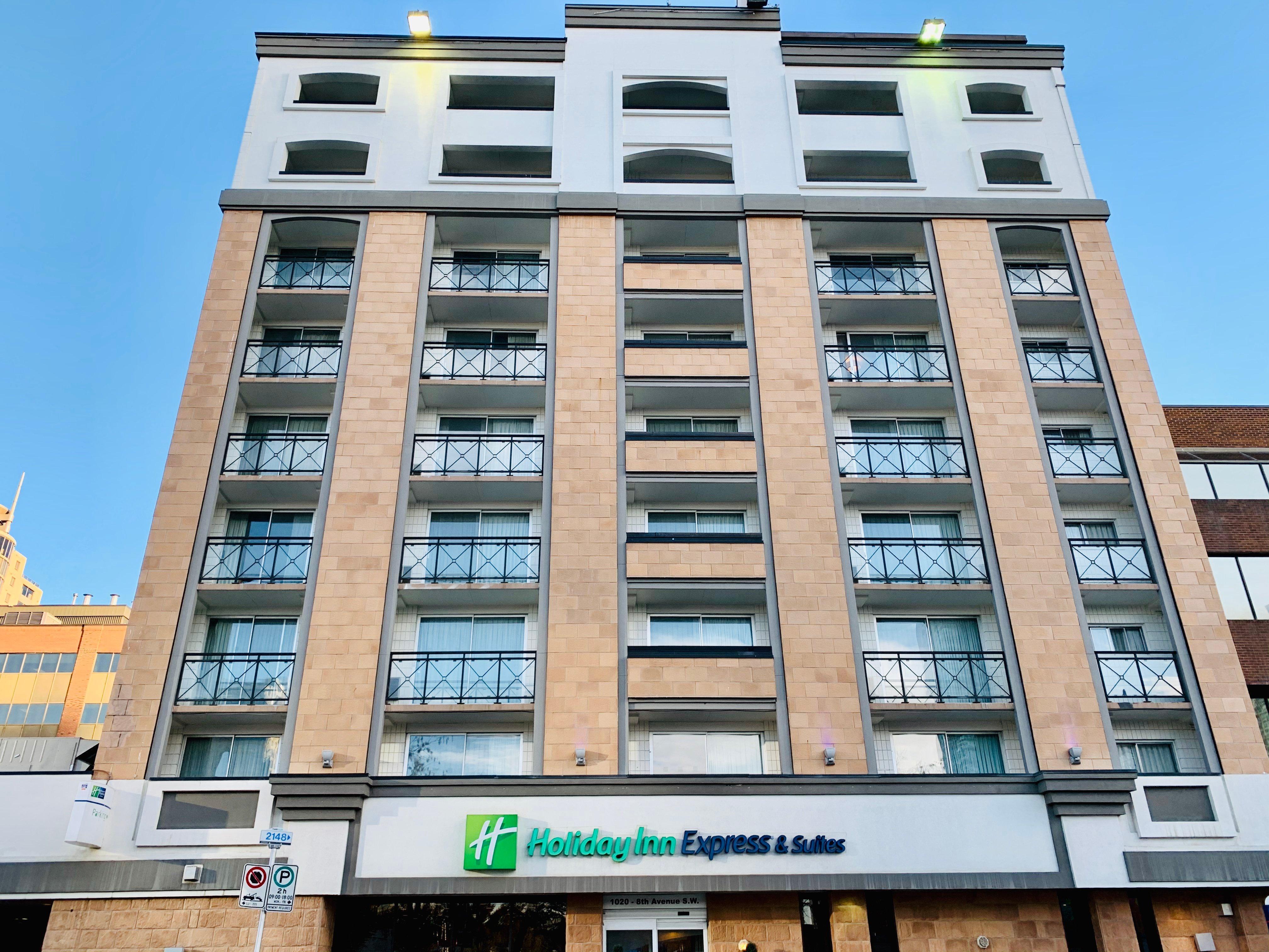 Holiday Inn Express And Suites Calgary By Ihg Екстериор снимка