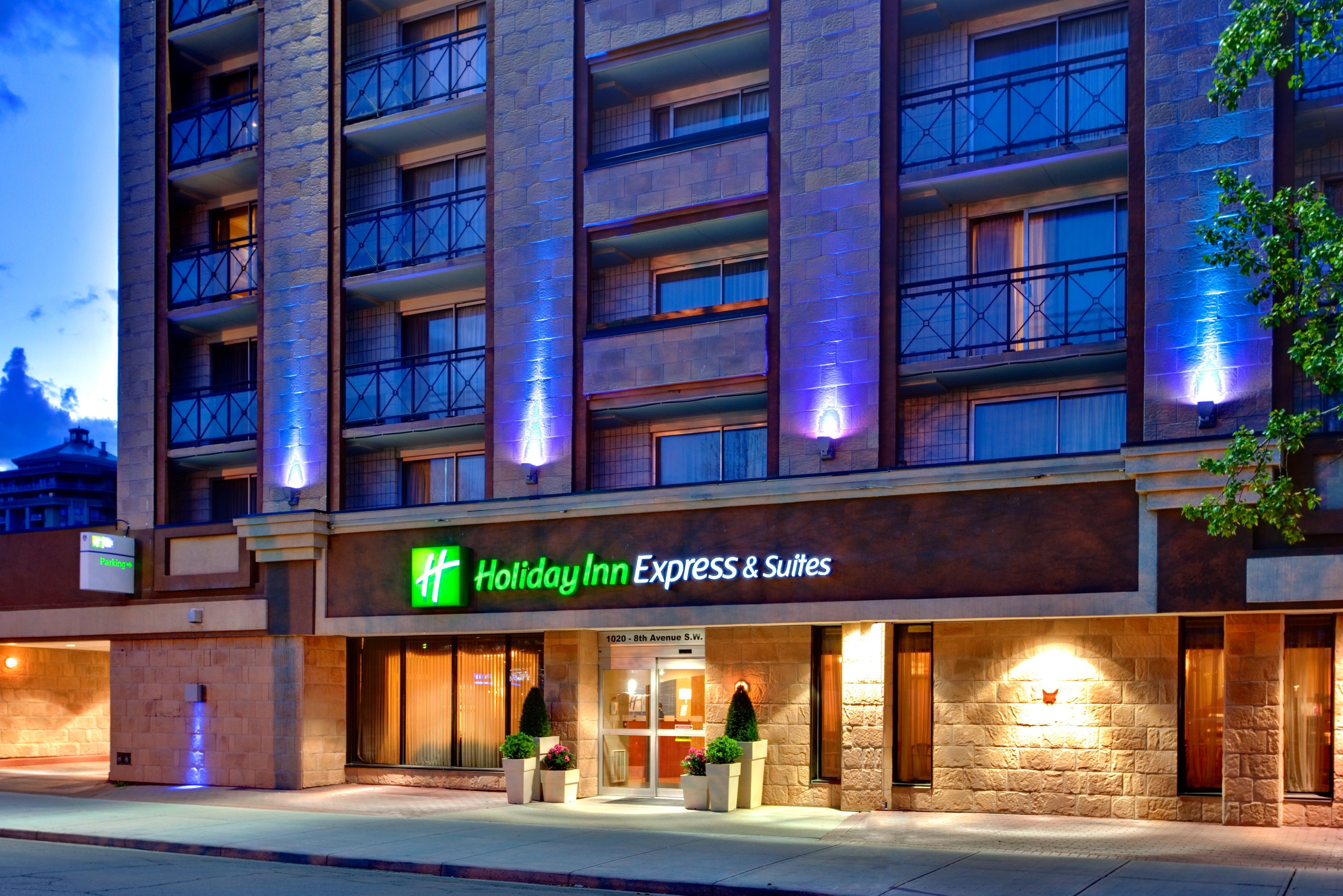 Holiday Inn Express And Suites Calgary By Ihg Екстериор снимка