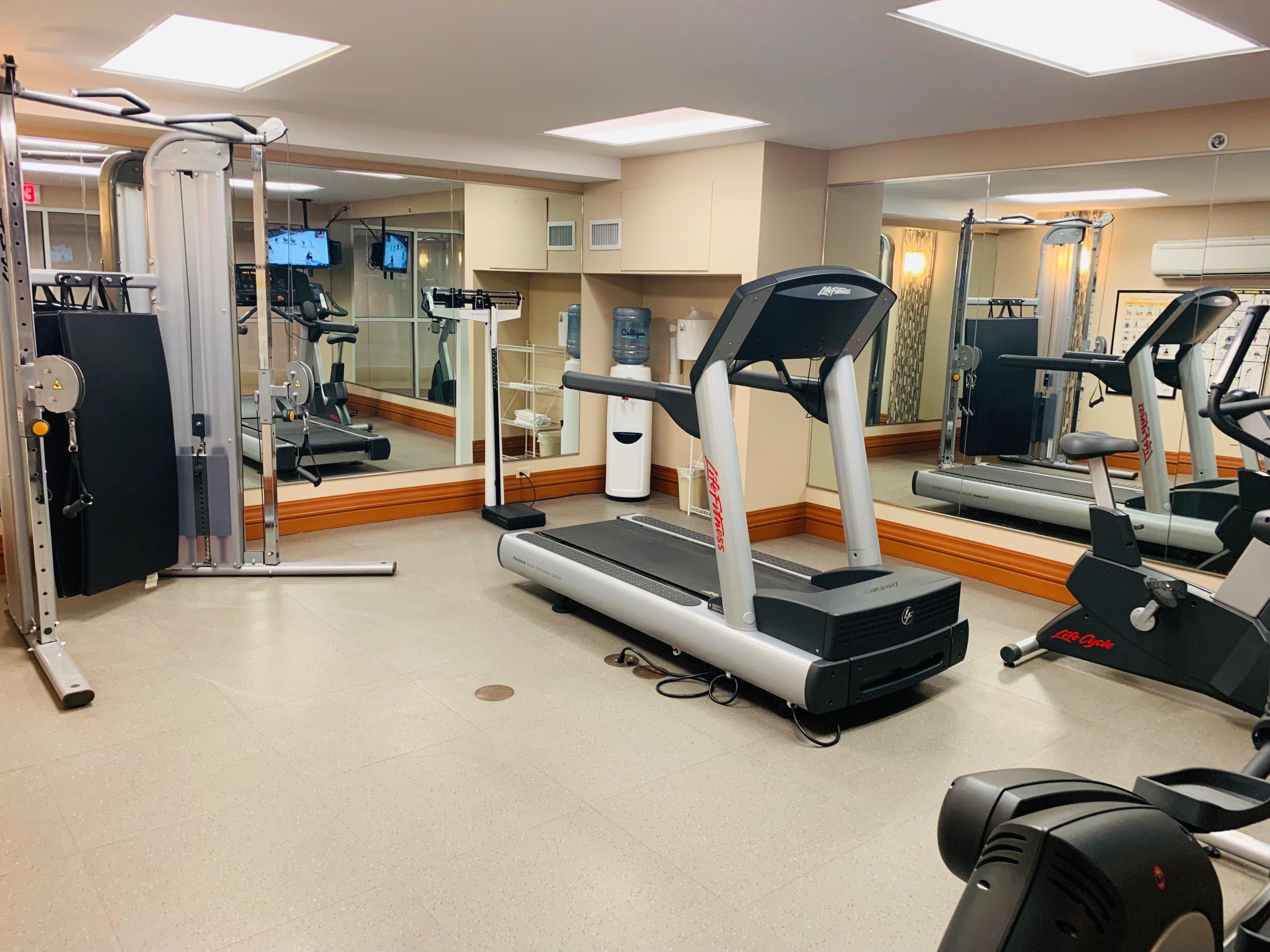 Holiday Inn Express And Suites Calgary By Ihg Екстериор снимка