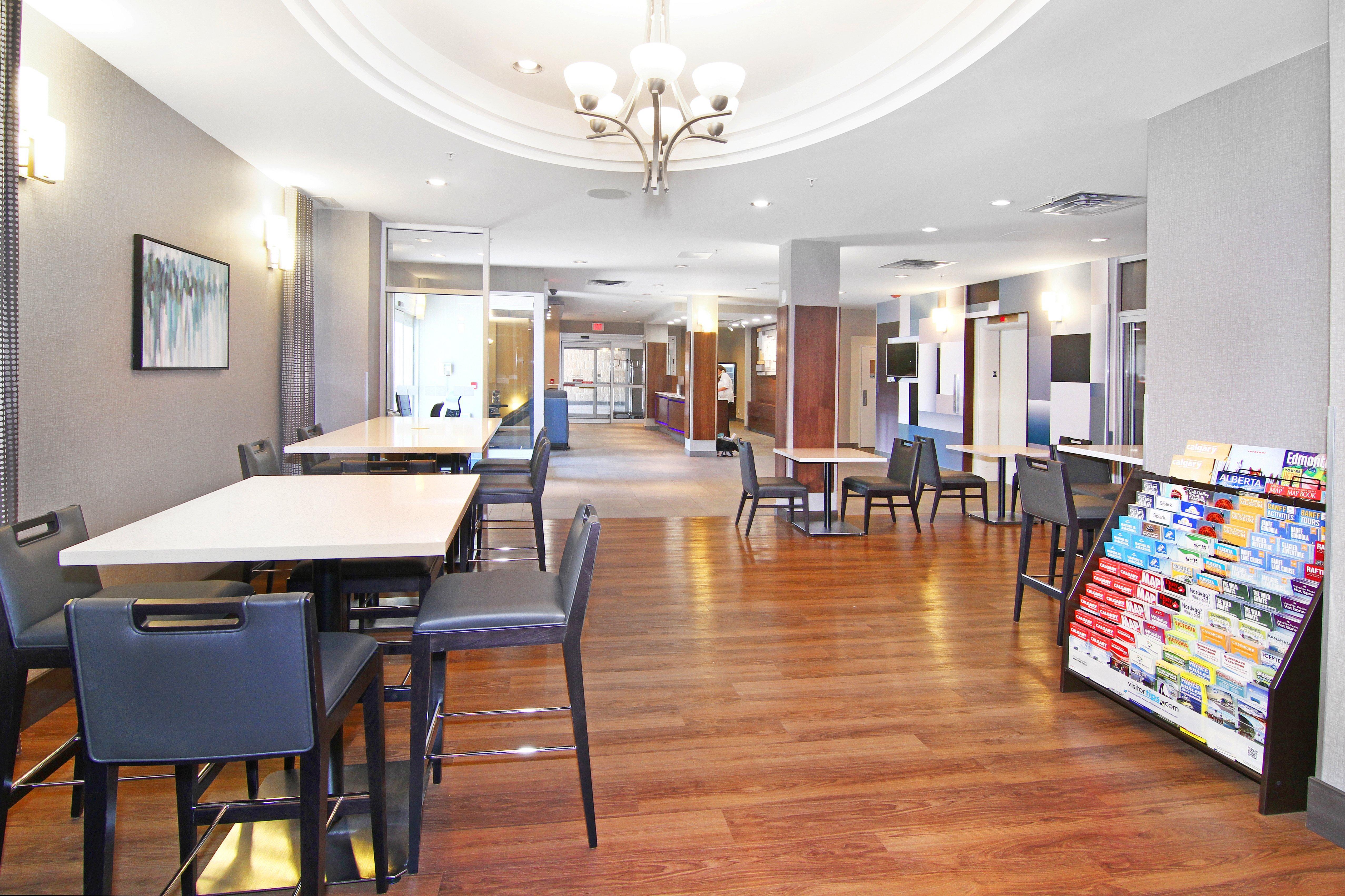 Holiday Inn Express And Suites Calgary By Ihg Екстериор снимка