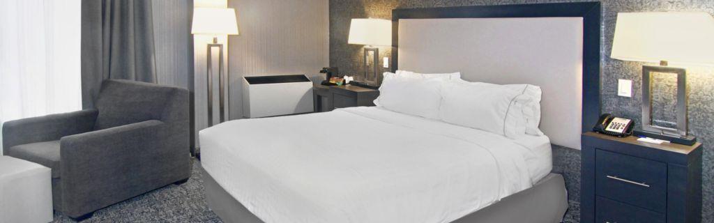 Holiday Inn Express And Suites Calgary By Ihg Екстериор снимка