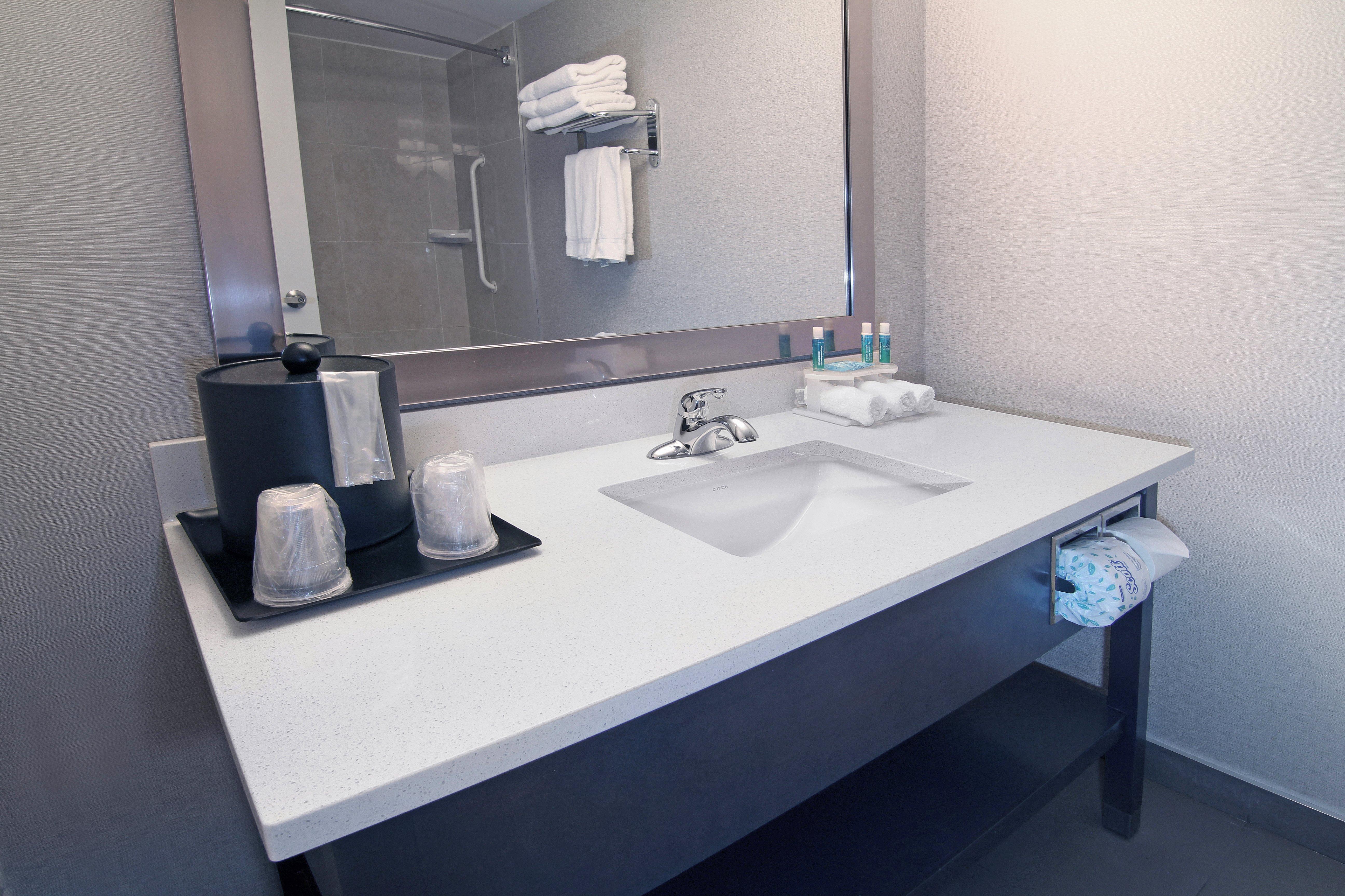 Holiday Inn Express And Suites Calgary By Ihg Екстериор снимка