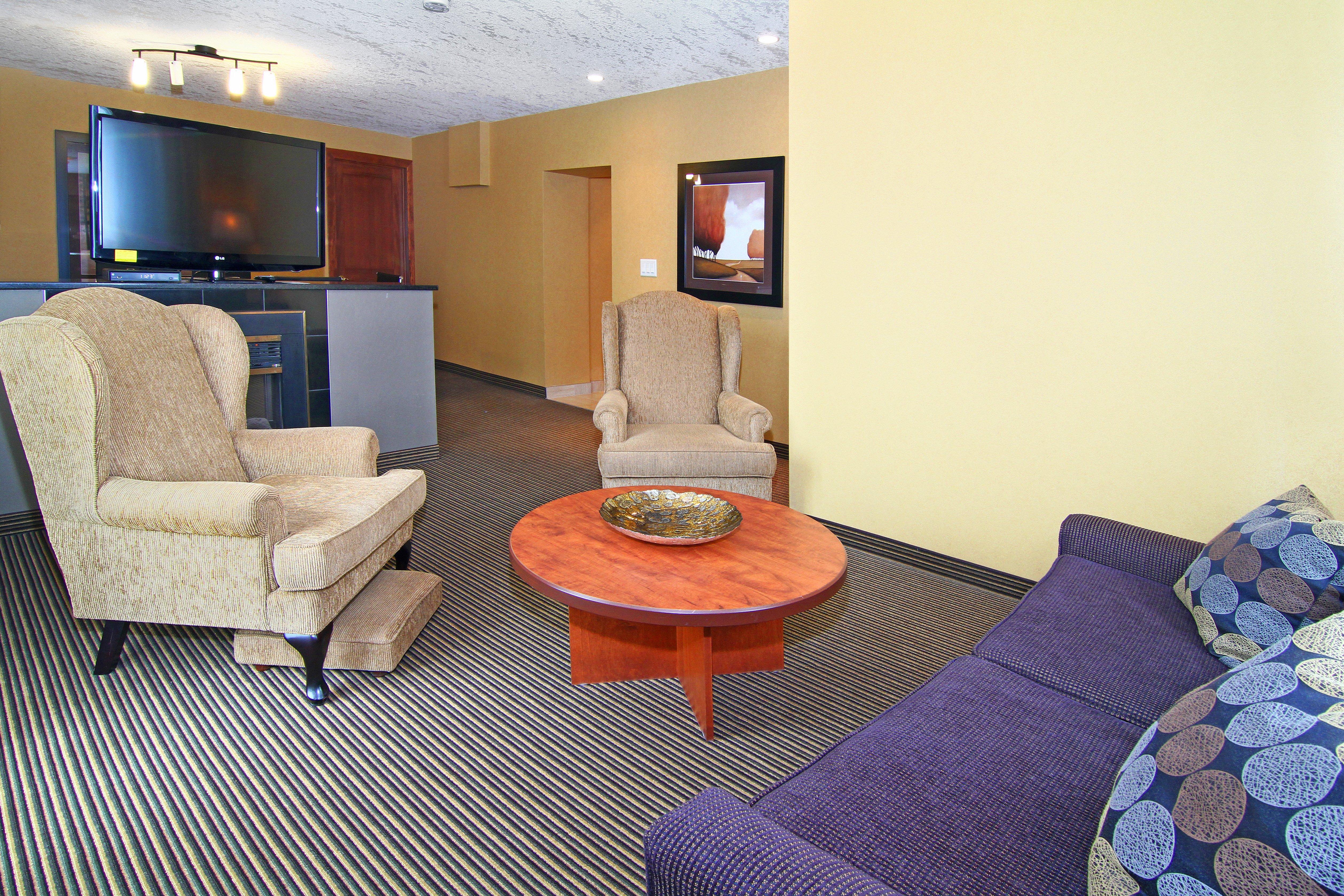 Holiday Inn Express And Suites Calgary By Ihg Екстериор снимка