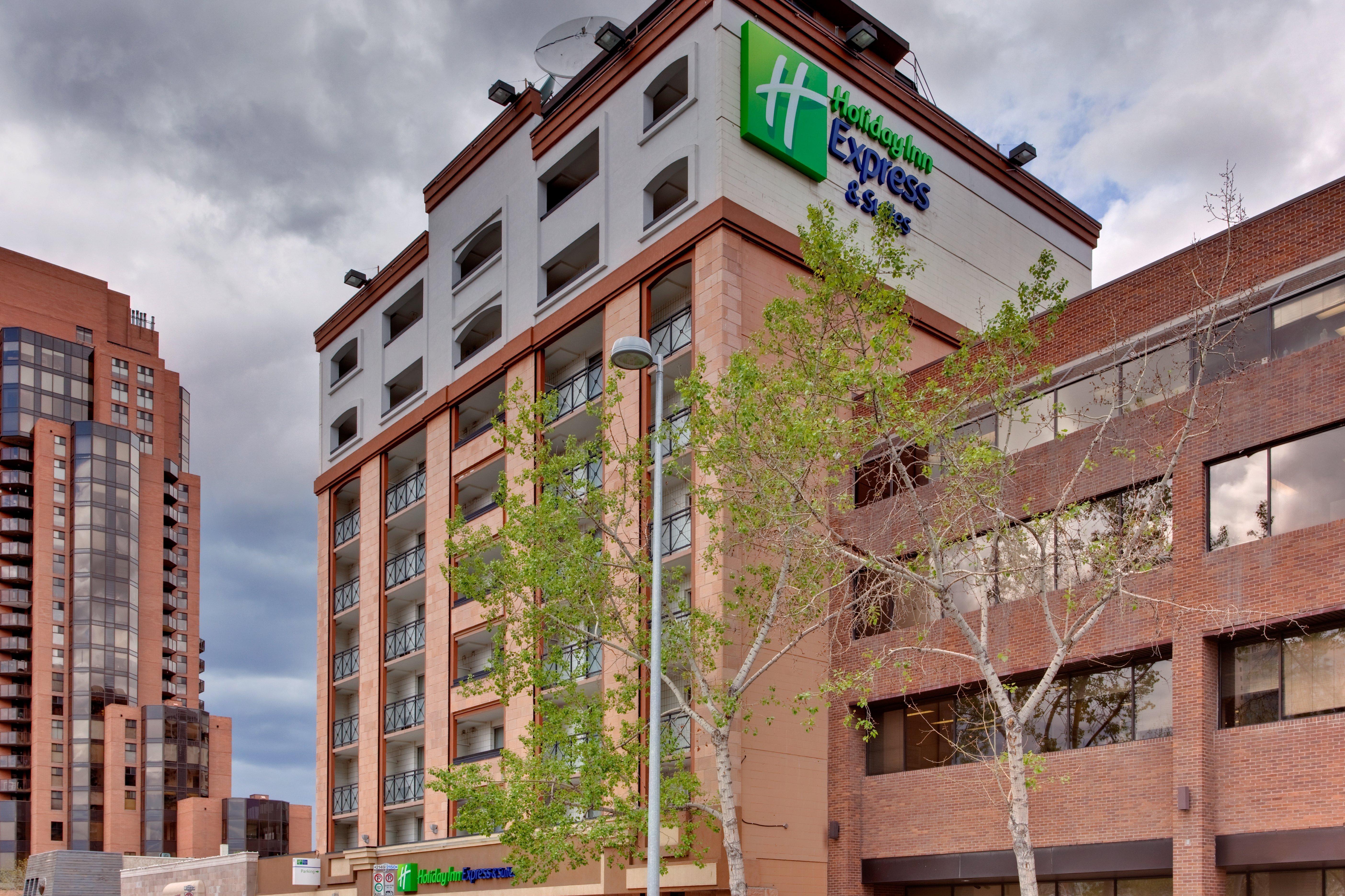 Holiday Inn Express And Suites Calgary By Ihg Екстериор снимка