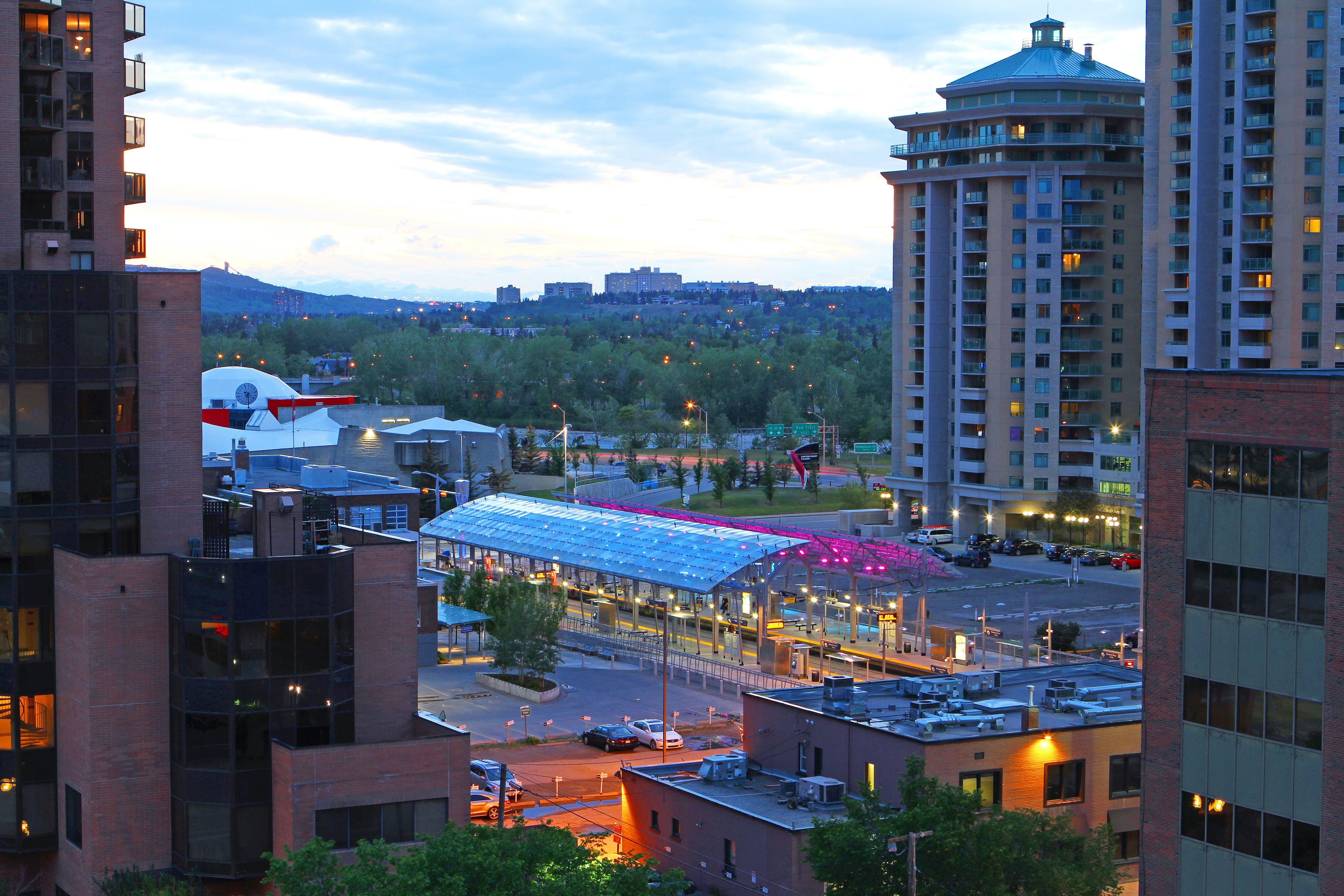 Holiday Inn Express And Suites Calgary By Ihg Екстериор снимка