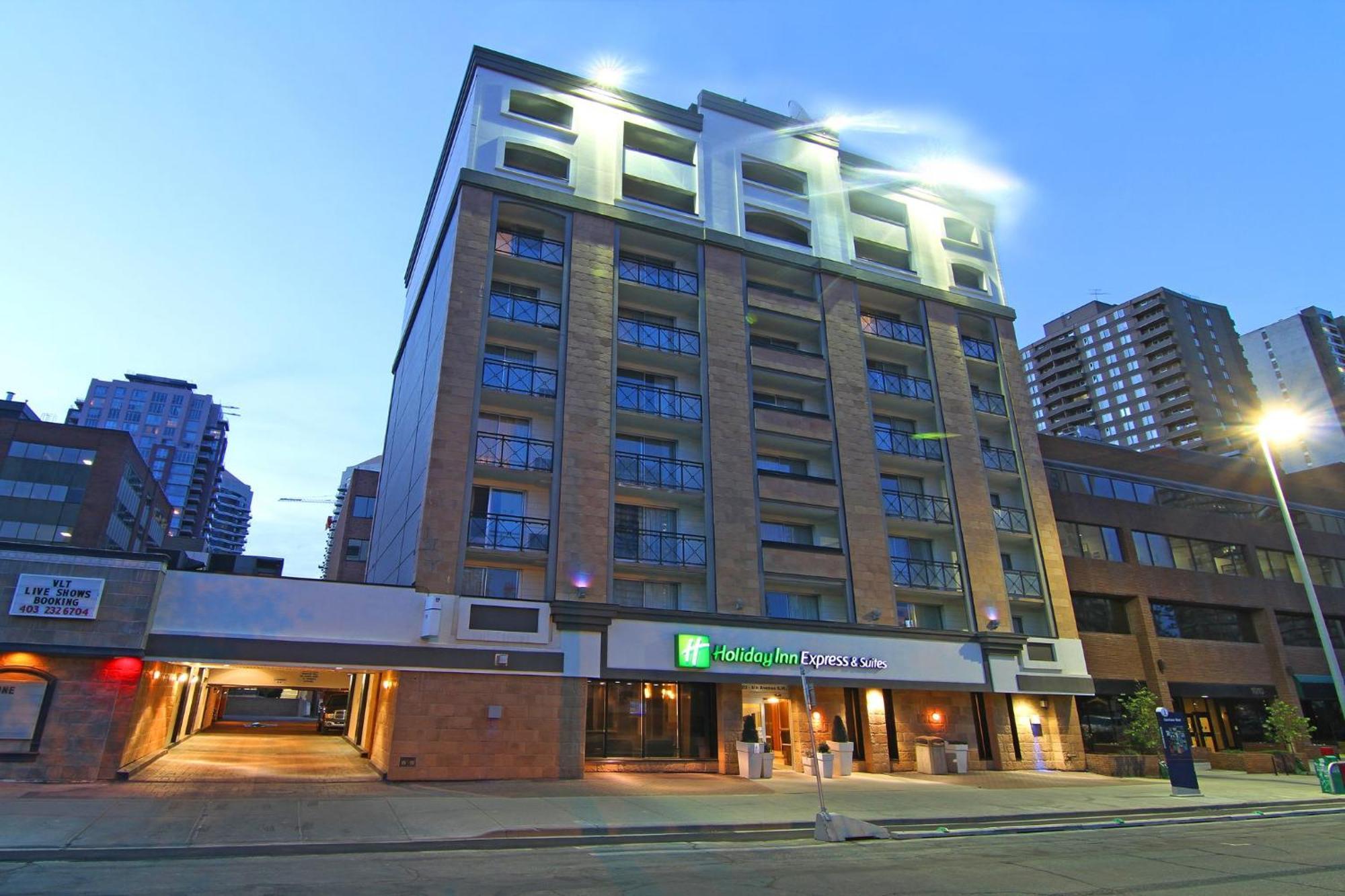 Holiday Inn Express And Suites Calgary By Ihg Екстериор снимка
